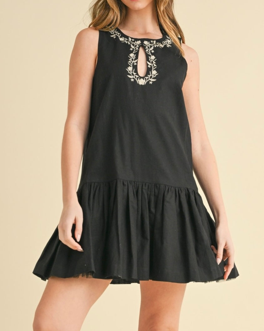 Embroidered Keyhole Flare Dress in Black/Cream - Blackbird Boutique