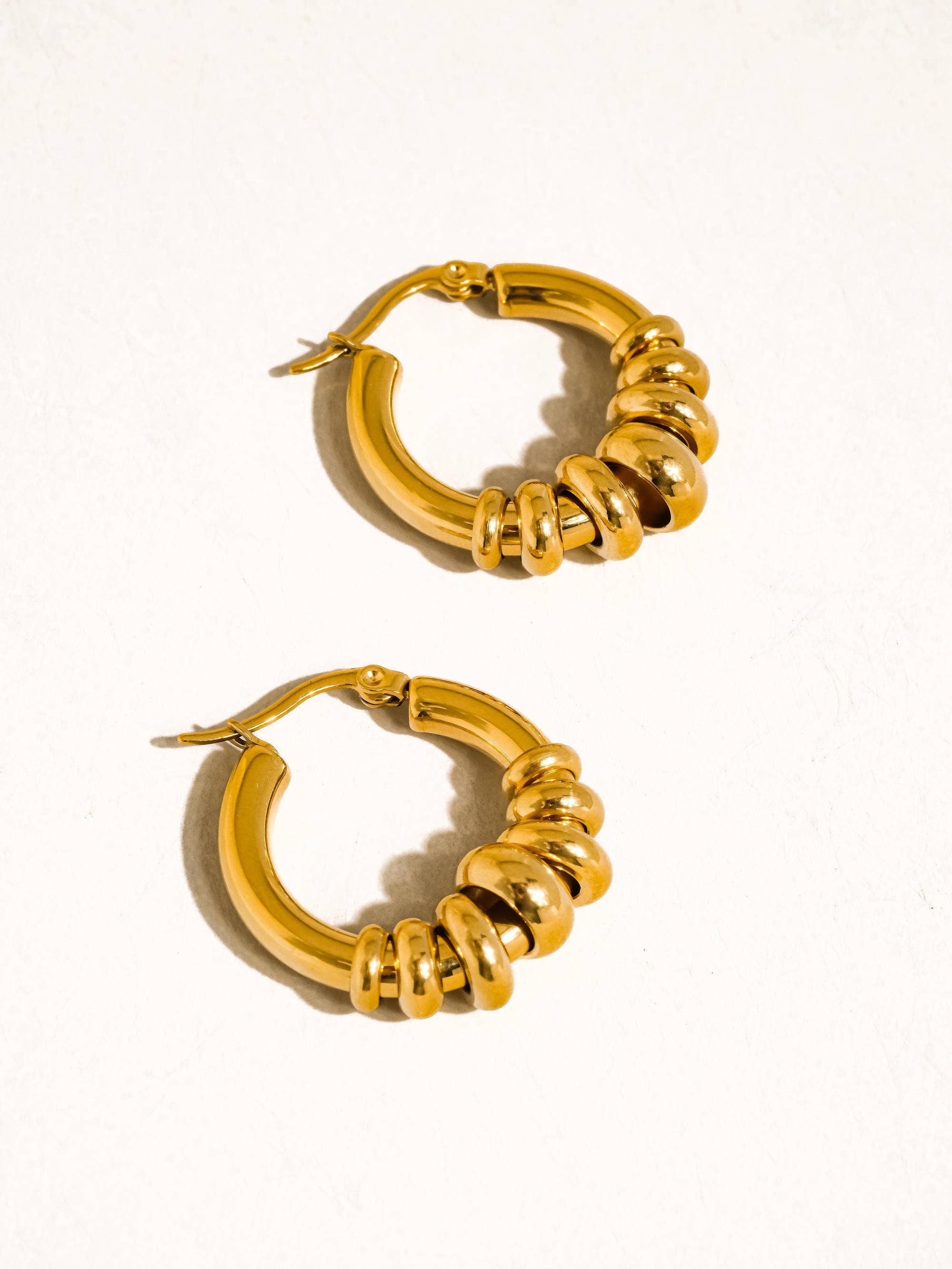 Novine 18K Gold Non-Tarnish Two Tone Hoop Earring - Blackbird Boutique