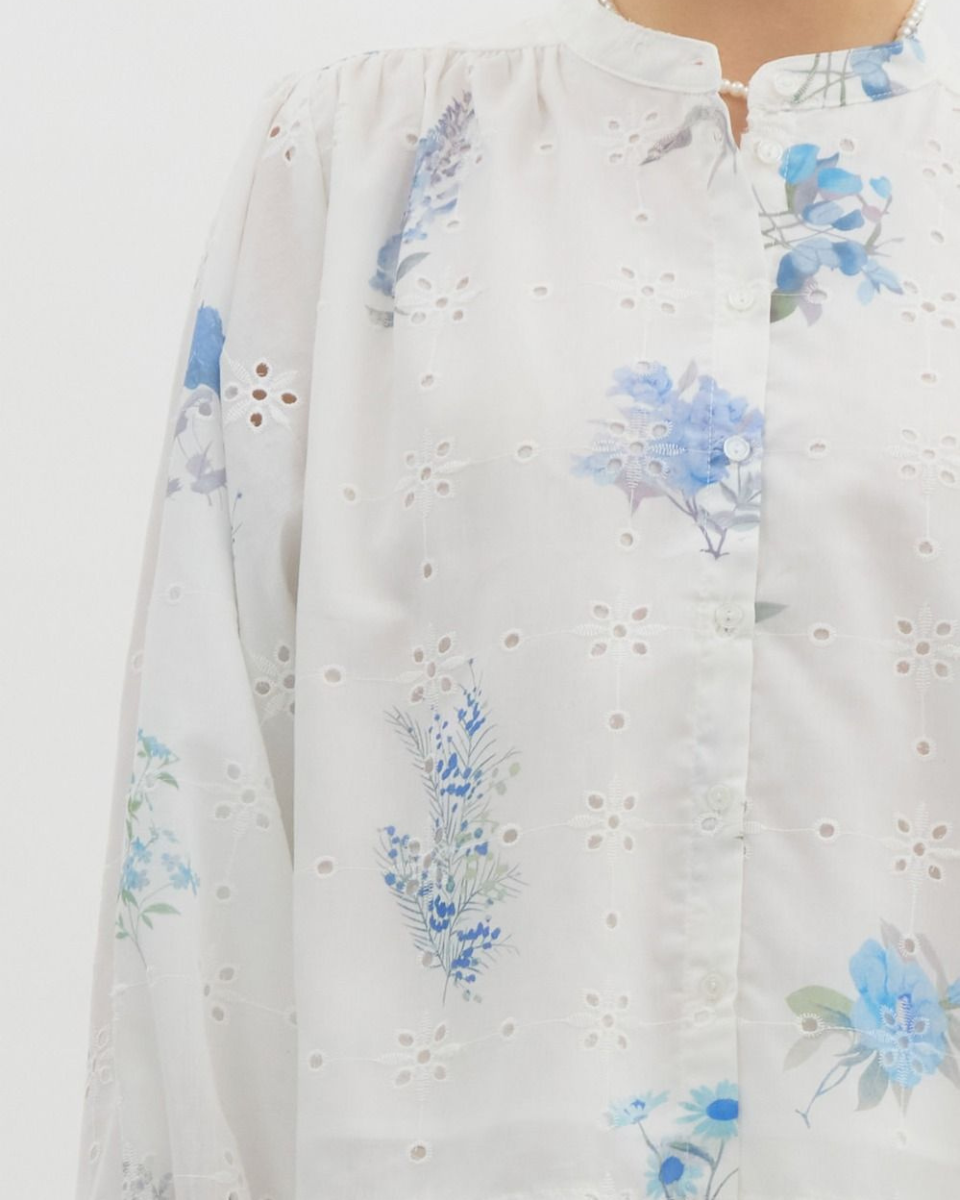 Floral Print Eyelet Dolman Sleeve Top In Blue Combo