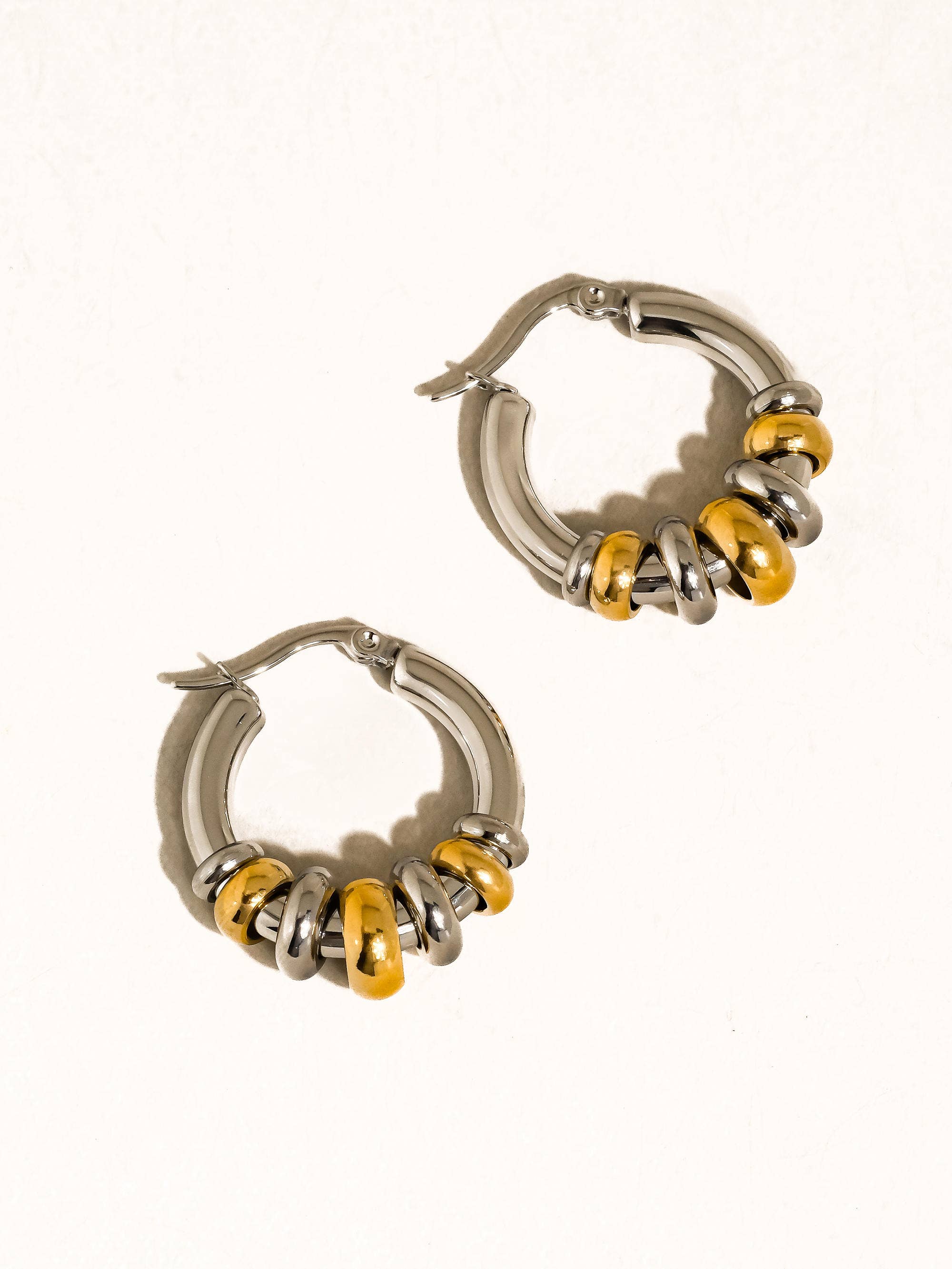 Novine 18K Gold Non-Tarnish Two Tone Hoop Earring - Blackbird Boutique