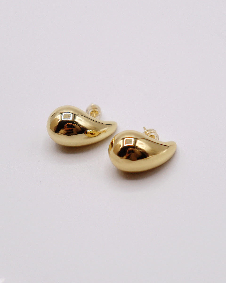 14K Gold Filled Teardrop Stud Earrings - Blackbird Boutique