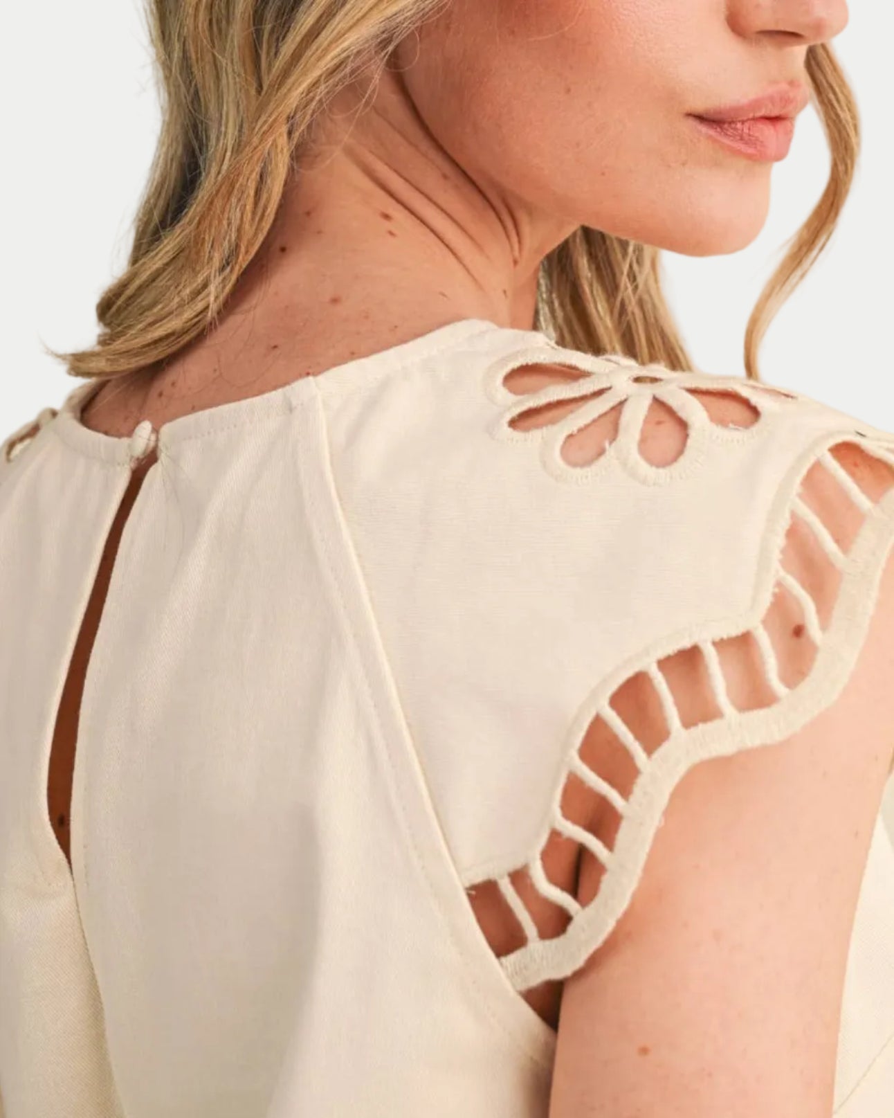 EMBROIDERED CUT-OUT CAP SLEEVE TOP MTP4825 - Blackbird Boutique
