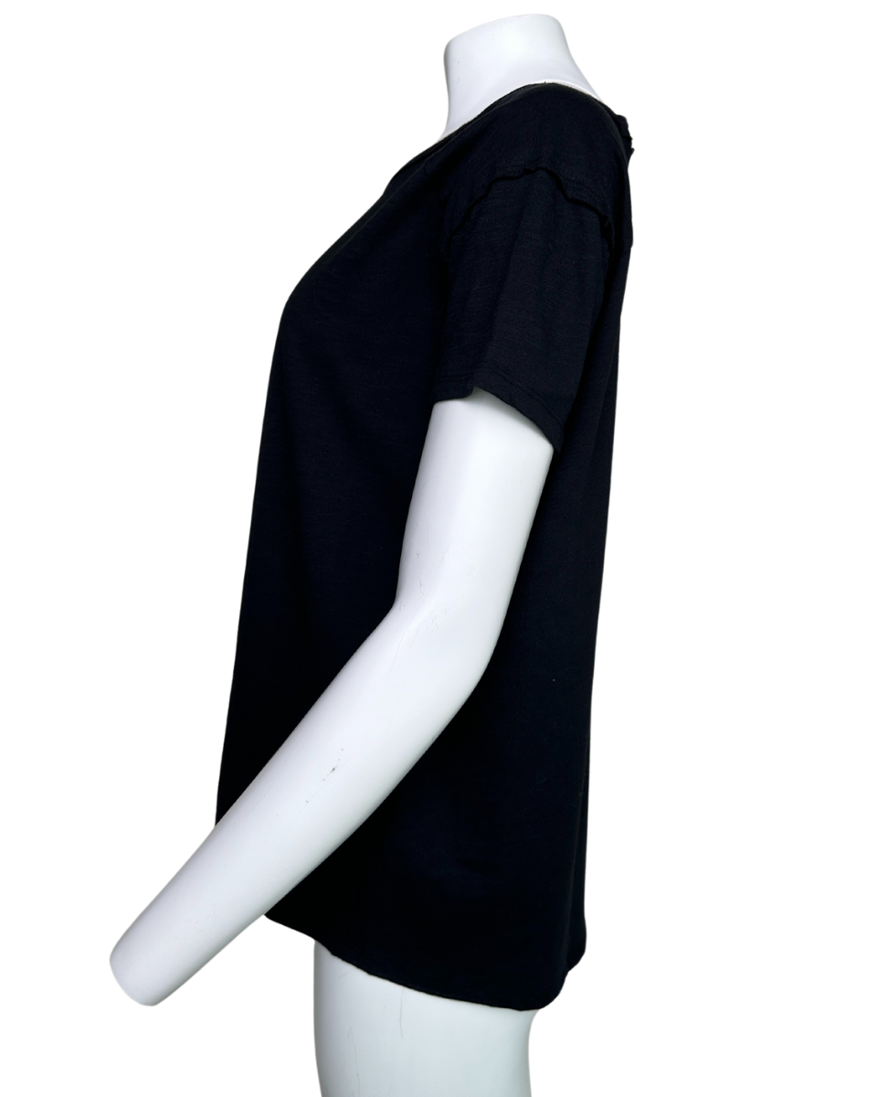 Short Sleeve Knit Tee in Black - Blackbird Boutique